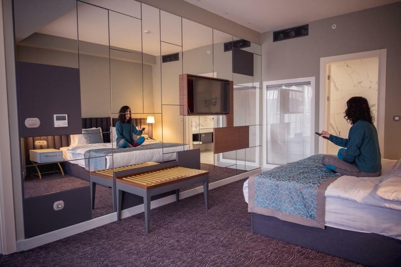 Capella Otel เอสเกซีเฮียร์ ภายนอก รูปภาพ